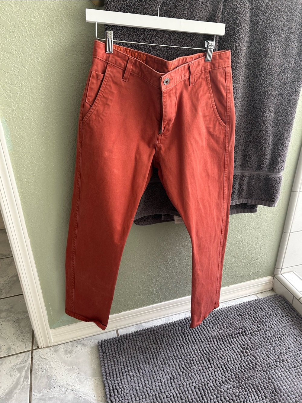 Dockers Men's Rust Red Chino Pants
